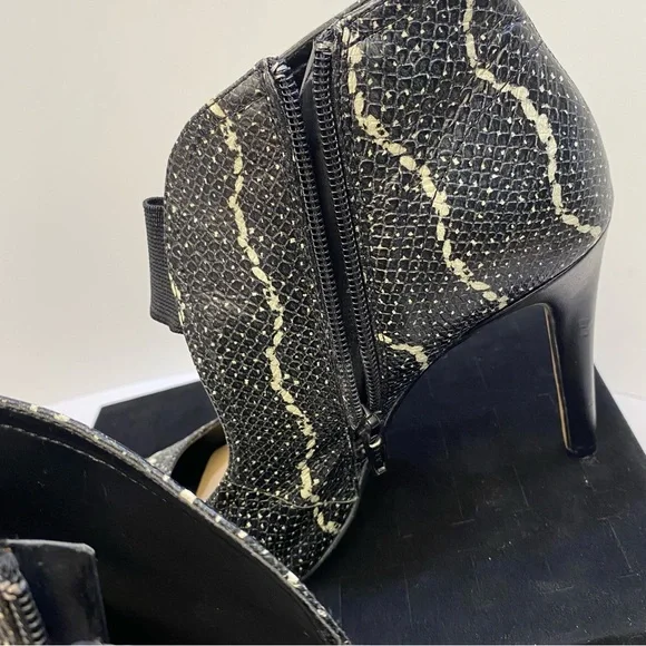 Gianni Bini Snakeskin Leather Peep Toe Ankle Bootie Stiletto Heel 7 - Picture 14 of 15